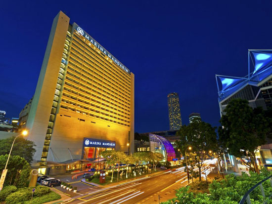 マリーナ マンダリン シンガポールの外観。21階建てで、高層階からは素晴らしい景色が見れます！