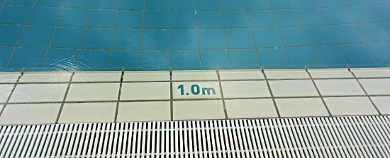 水深1m
