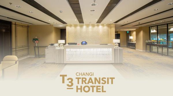 Changi T3 Transit Hotelのロゴがある受付と待合