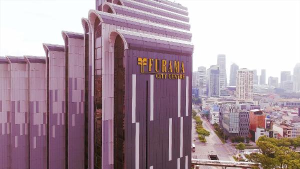 FURAMA CITY CENTREの看板がある建物