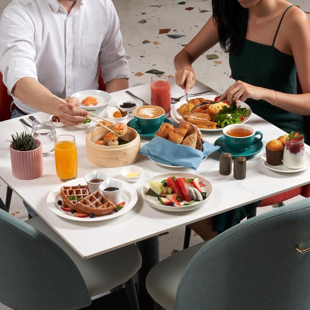 レストランのお食事の様子