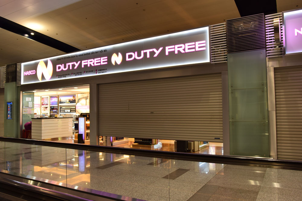 免税店で有名なDUTY FREE（デューティーフリー）も24時過ぎには閉まってしまいます