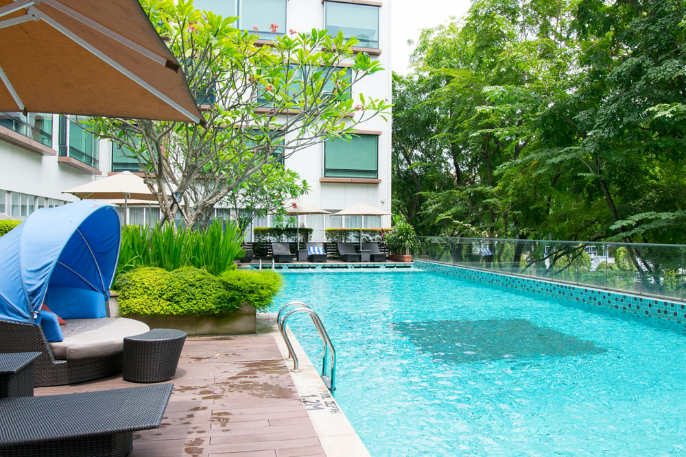 パークレジスシンガポールの屋外プール
