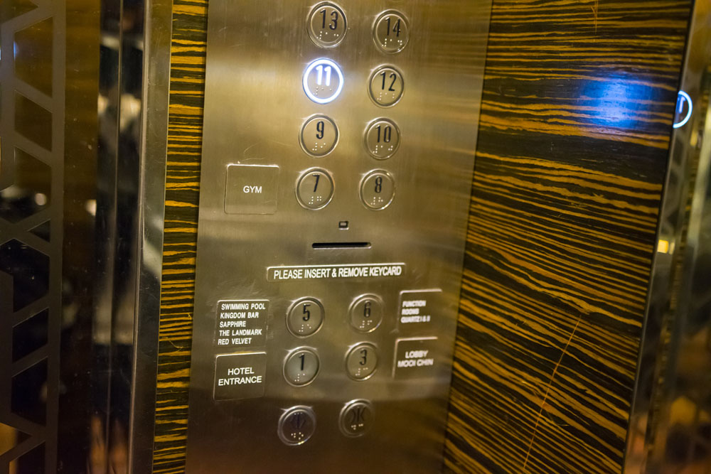 ビレッジ ホテル ブギスのエレベーター