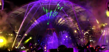 無料で開催されるナイトショーのレイク・オブ・ドリームス（Lake of Dreams）