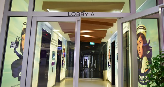 LOBBY Aのエレベータ入口